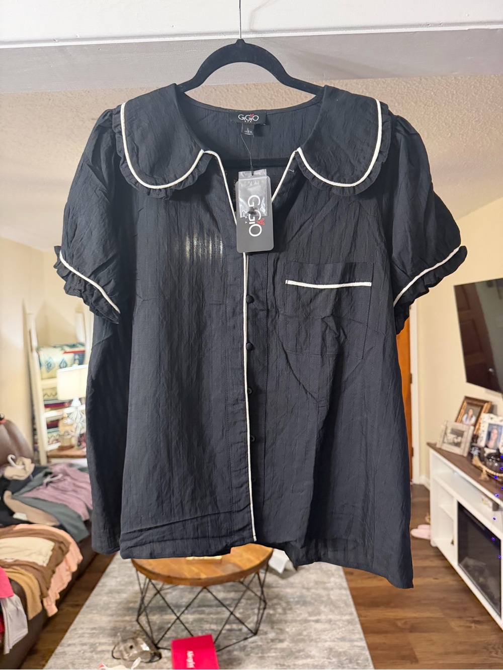 NWT GIGIO Black Collar Puff Sleeve Blouse 🖤🤍